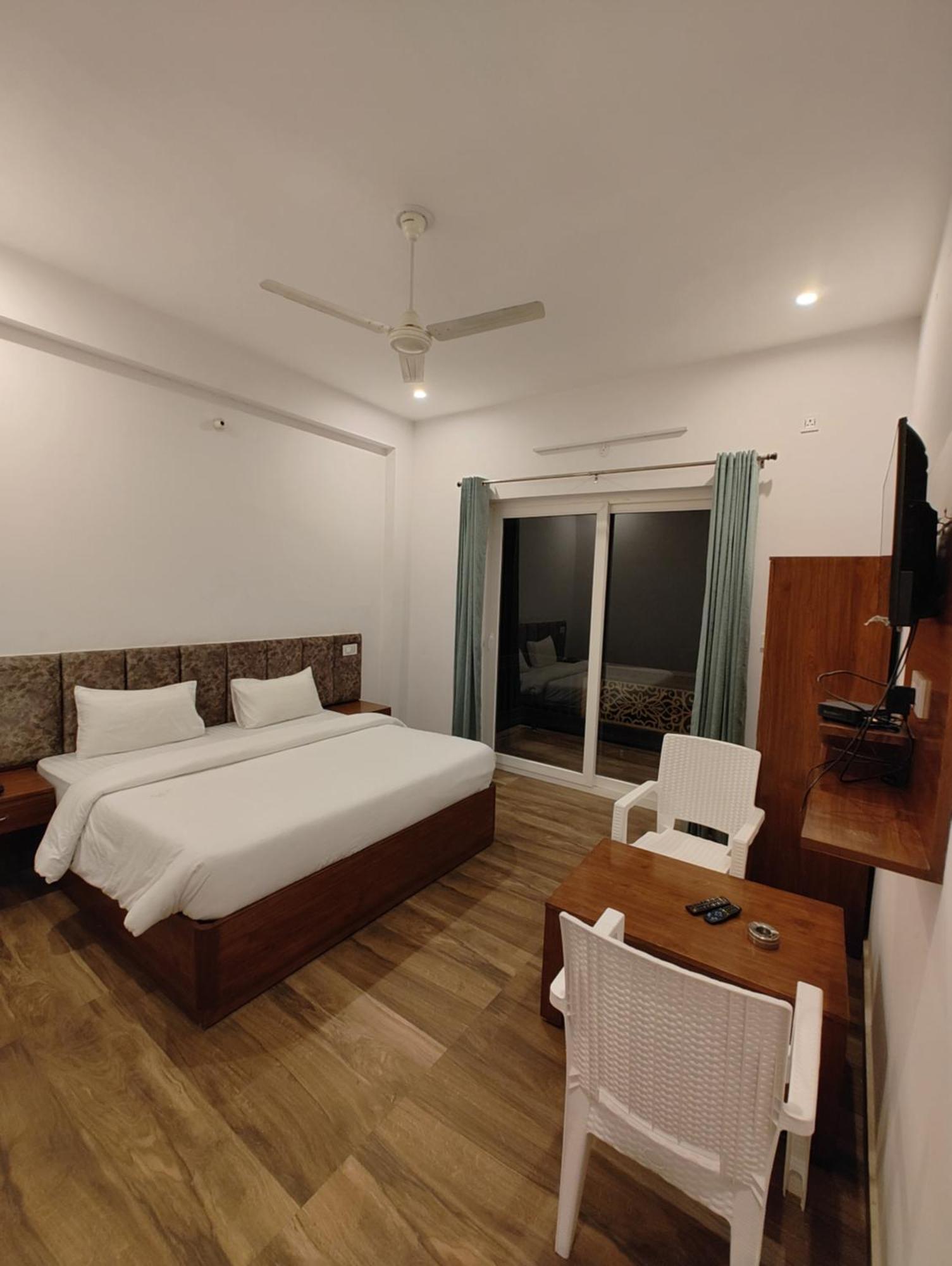 Hotel Anantam Residency Uttarkāshi Esterno foto