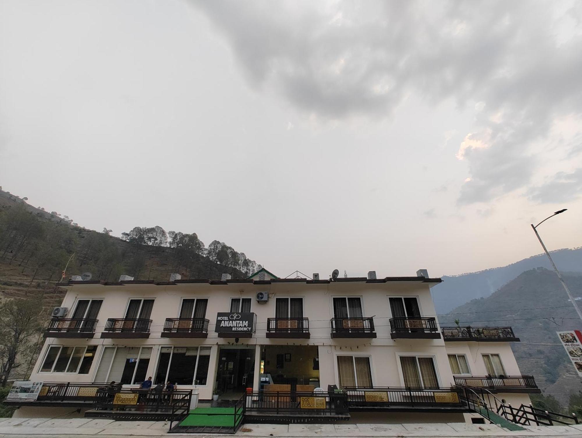 Hotel Anantam Residency Uttarkāshi Esterno foto